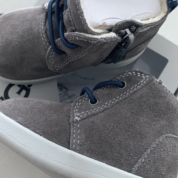 UGG Toddler Suede Bootie - Picture 2 of 3